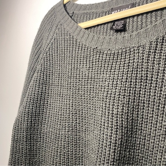 Oversized Grey Sweater Women’s Size Medium - Picture 2 of 4